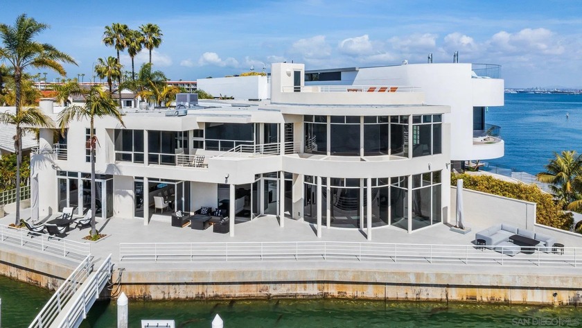 JUST IN TIME FOR THE HOLIDAYS! THE FINEST HOME IN THE BEST - Beach Home for sale in Coronado, California on Beachhouse.com