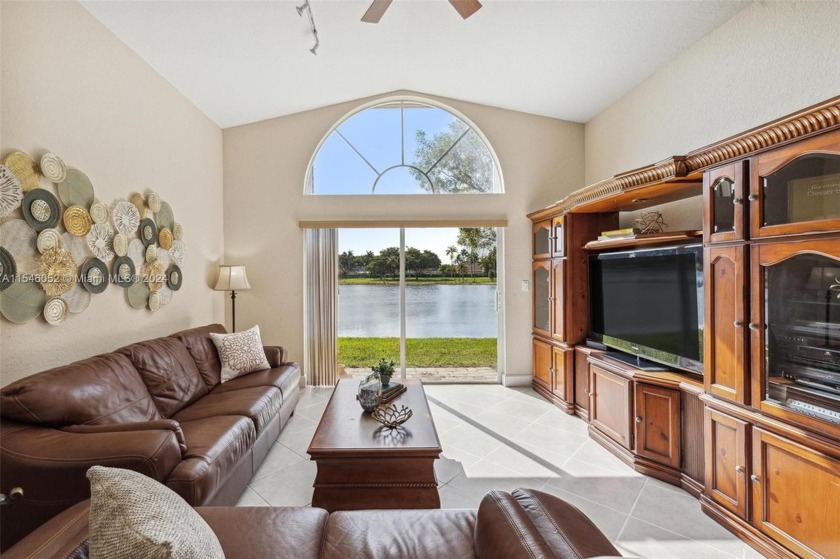Amazing single family lakefront view in an elegant Lakes by the - Beach Home for sale in Cutler Bay, Florida on Beachhouse.com