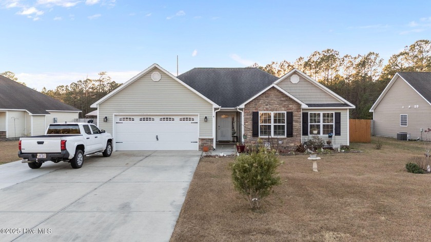 Welcome to 104 Apple Dr in Havelock, NC-an inviting home - Beach Home for sale in Havelock, North Carolina on Beachhouse.com