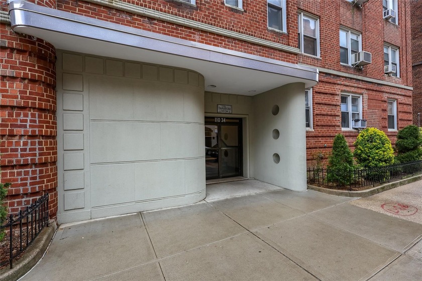 Bright and well-maintained 2-bedroom, 1-bath co-op located in an - Beach Home for sale in Forest Hills, New York on Beachhouse.com