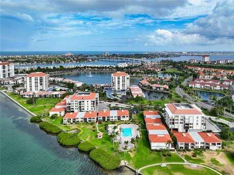 BEAUTIFUL HIGH AND DRY CONDO IN BAHIA DEL MAR AT A NEW NICE - Beach Condo for sale in St. Petersburg, Florida on Beachhouse.com