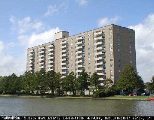 See this lovely 3rd-floor condominium unit on the Lafayette - Beach Home for sale in Norfolk, Virginia on Beachhouse.com