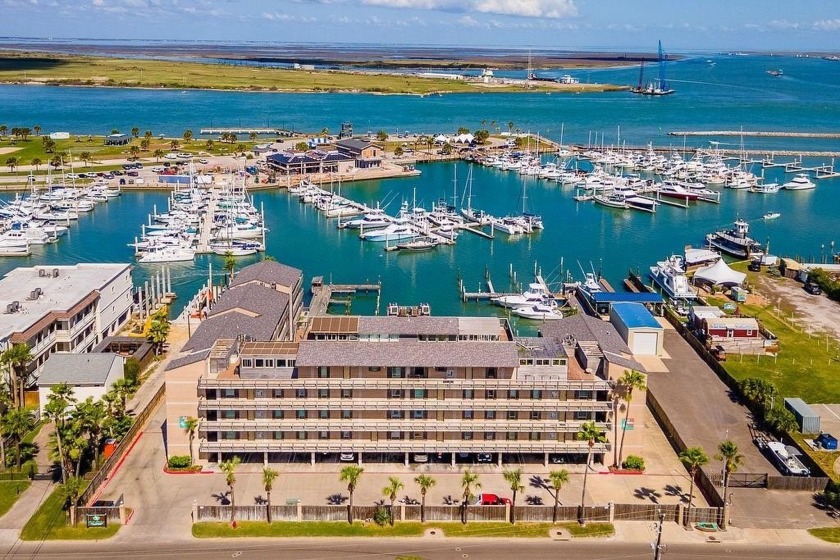 FINALLY!  A boater's dream!  FREE access to a boat slip. Why pay - Beach Condo for sale in Port Aransas, Texas on Beachhouse.com