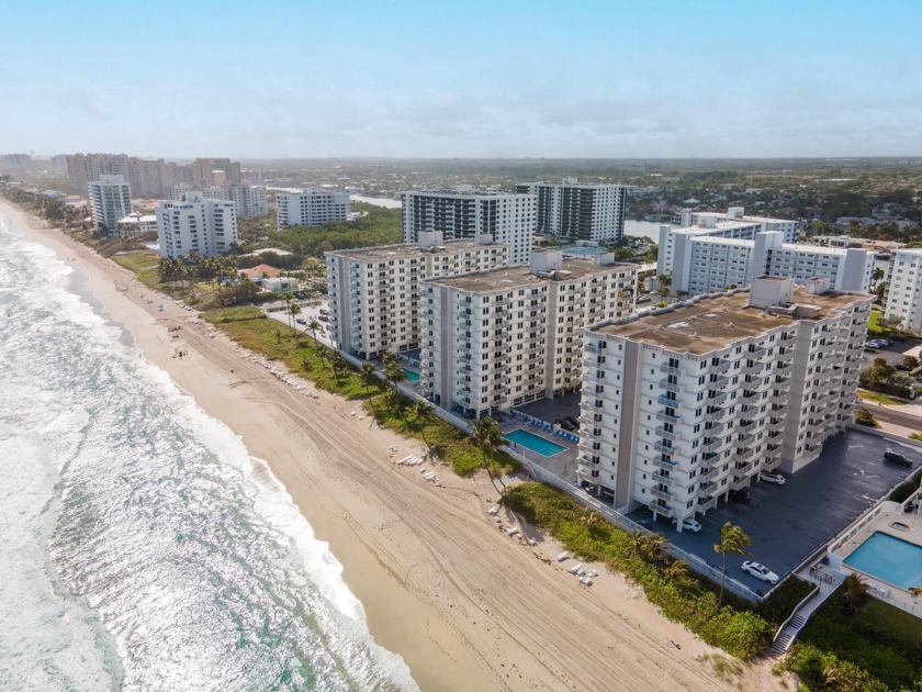 DIRECT BEACHFRONT UPDATED 1 BR/ 1.5 BA CONDO IN HIGHLAND BEACH - Beach Condo for sale in Highland Beach, Florida on Beachhouse.com