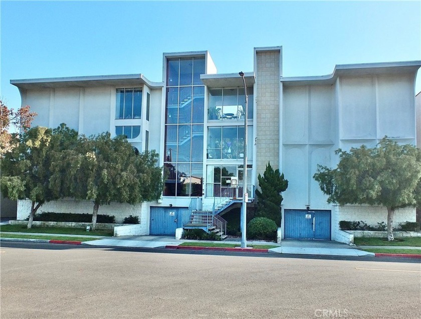 Charming 2-Bedroom Condo Near the Beach 
This beautifully - Beach Condo for sale in Long Beach, California on Beachhouse.com