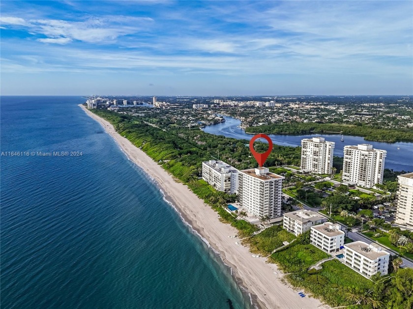 This stunning 2-bedroom, 2-bathroom condo offers breathtaking - Beach Condo for sale in Boca Raton, Florida on Beachhouse.com