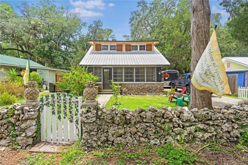 PRICE REDUCED $25,900! Seller is eager to sell and will consider - Beach Home for sale in Yankeetown, Florida on Beachhouse.com