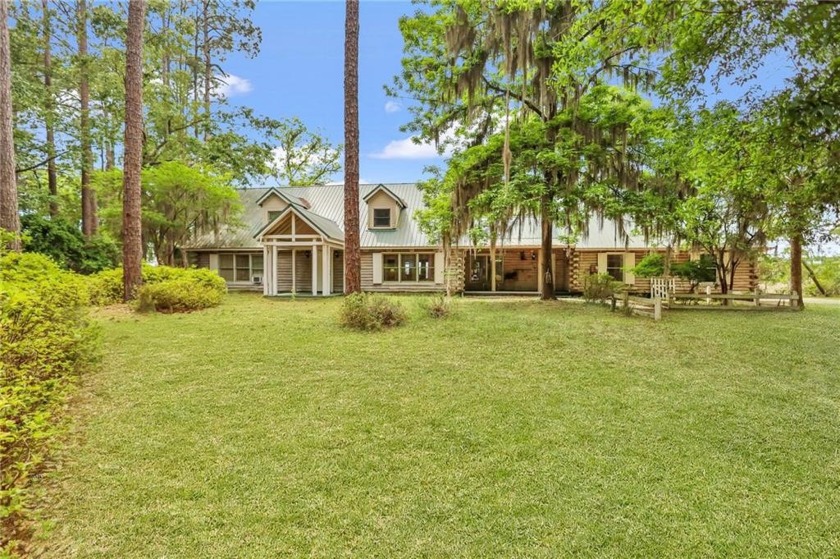 Welcome to this custom-built home located on 2 lots in - Beach Home for sale in Townsend, Georgia on Beachhouse.com