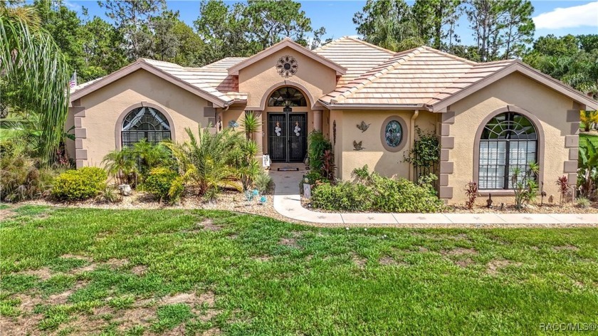 Stunning 3 bedrooms + office, 3 bath + 3 car garage Cabana Pool - Beach Home for sale in Homosassa, Florida on Beachhouse.com