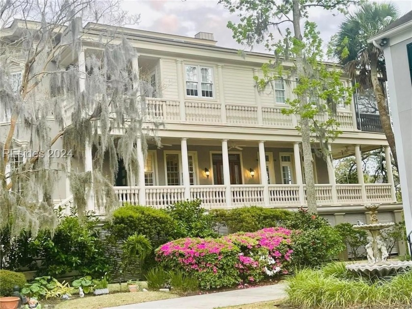 Gorgeous Charleston style townhome with 4 BRs  5  1/2  BA. Huge - Beach Home for sale in Hilton Head Island, South Carolina on Beachhouse.com