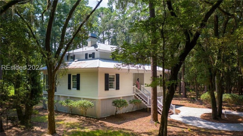 Looking for a place at the beach?  With open space, marsh and - Beach Home for sale in Daufuskie Island, South Carolina on Beachhouse.com