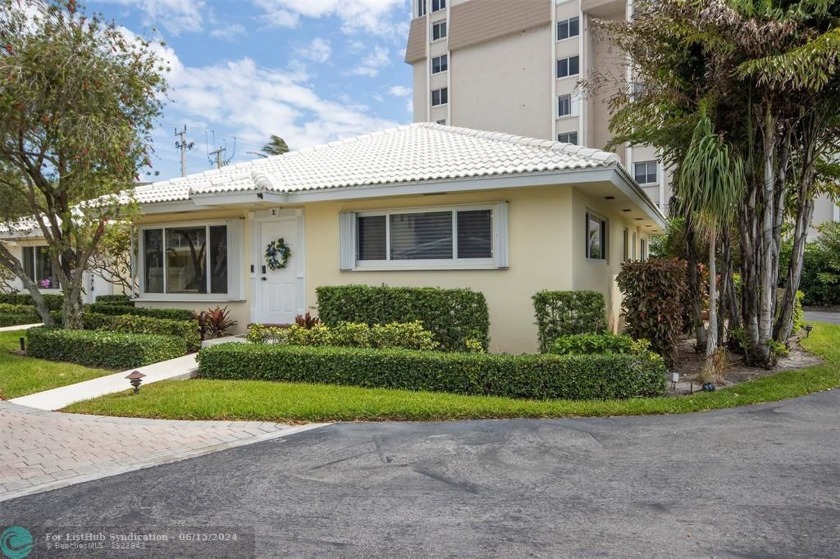 Charming,2 BR/2BA end unit is located on A1A at the private - Beach Condo for sale in Delray Beach, Florida on Beachhouse.com