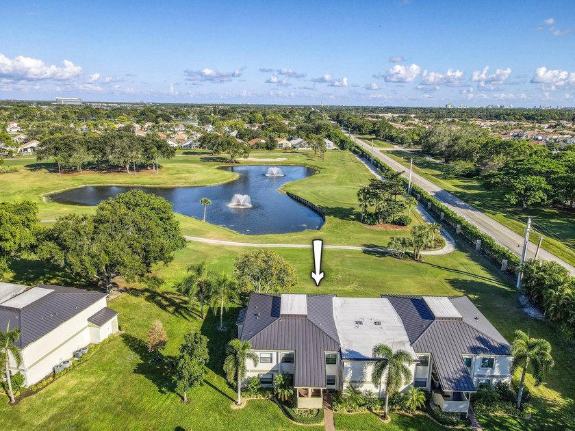 Step into this bright, move-in-ready 2BR/2BA condo in the heart - Beach Condo for sale in Palm Beach Gardens, Florida on Beachhouse.com
