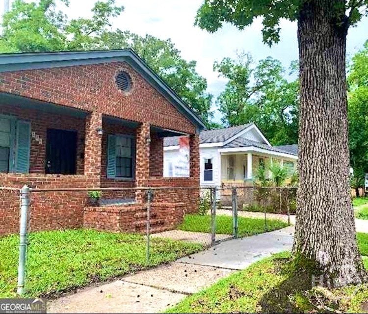 NEW PRICE - MOTIVATED SELLERS! Welcome home to this rare gem - Beach Home for sale in Savannah, Georgia on Beachhouse.com