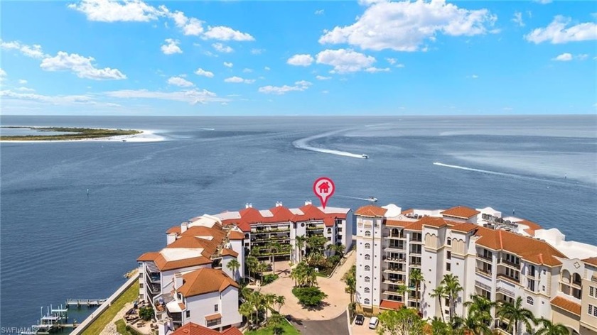 Nestled in La Peninsula's 600 building in Isles of Capri, this - Beach Home for sale in Naples, Florida on Beachhouse.com