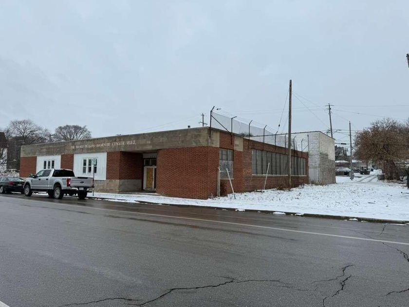 Versatile commercial/industrial property offering approximately - Beach Commercial for sale in Milwaukee, Wisconsin on Beachhouse.com
