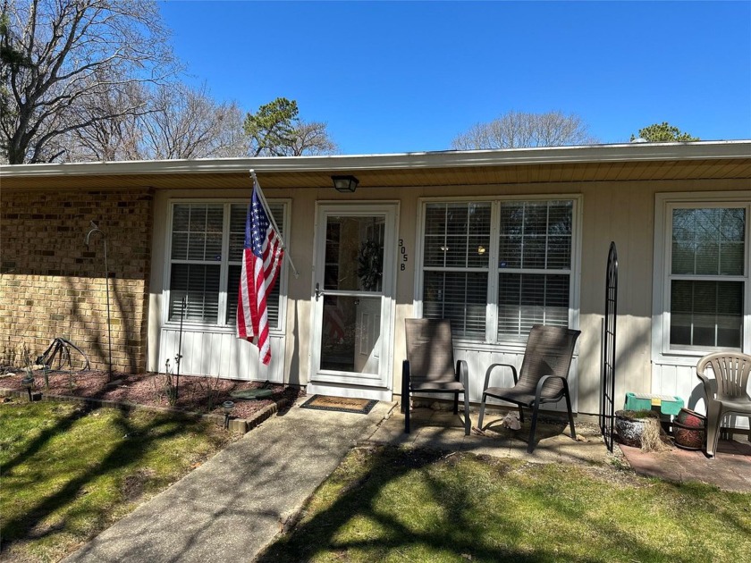 If you are looking for a smooth easy move in Leisure Village - Beach Condo for sale in Ridge, New York on Beachhouse.com