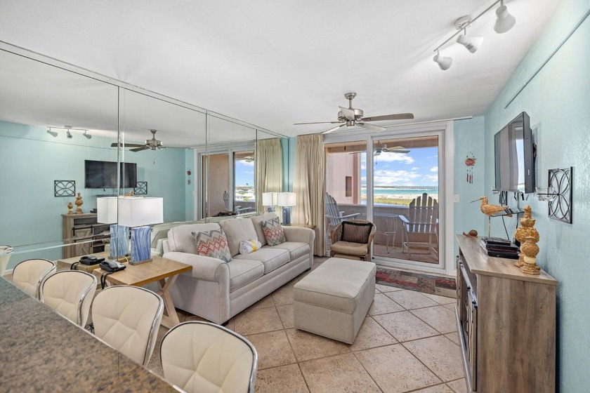 Beautiful 1 Bedroom/1 Bathroom Gulf front condo. Whether you're - Beach Condo for sale in Destin, Florida on Beachhouse.com