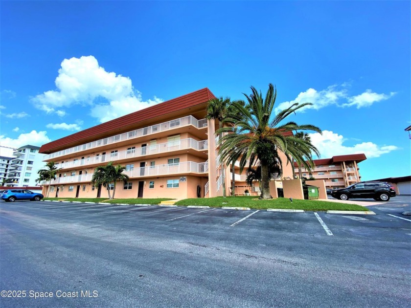 Beautiful1st floor 3 beds/ 2 baths condo in Spanish Main - Beach Condo for sale in Cocoa Beach, Florida on Beachhouse.com