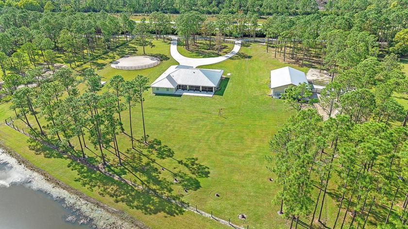 An incredible value in the sought-after Palm Beach Gardens - Beach Home for sale in Palm Beach Gardens, Florida on Beachhouse.com