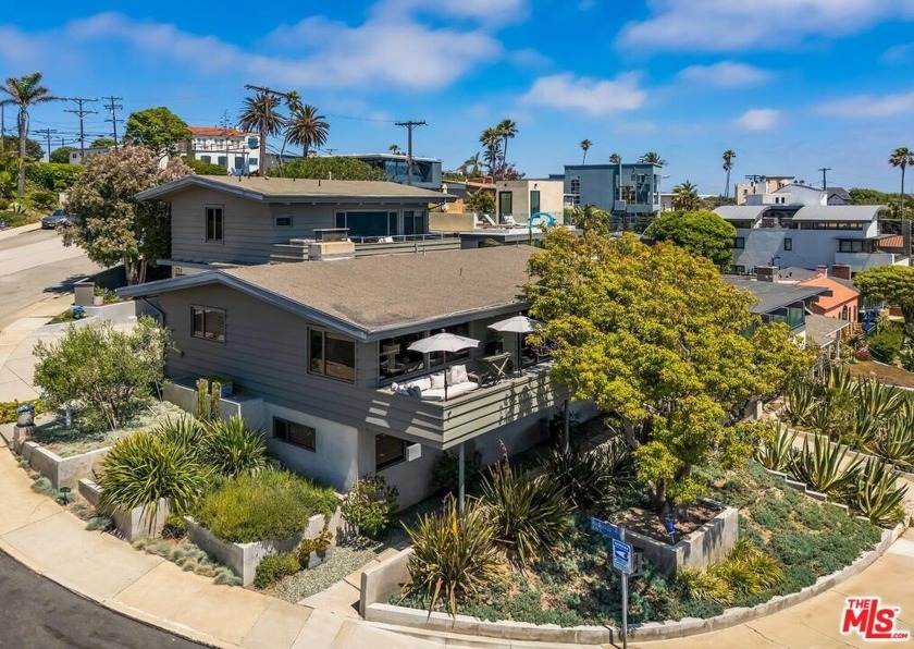 This custom home was completely reimagined in 2009, taken down - Beach Home for sale in Playa Del Rey, California on Beachhouse.com