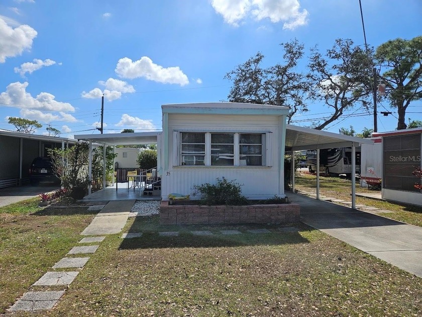 Welcome to Oak Grove! This beautifully updated 2-bedroom, 1-bath - Beach Home for sale in Englewood, Florida on Beachhouse.com