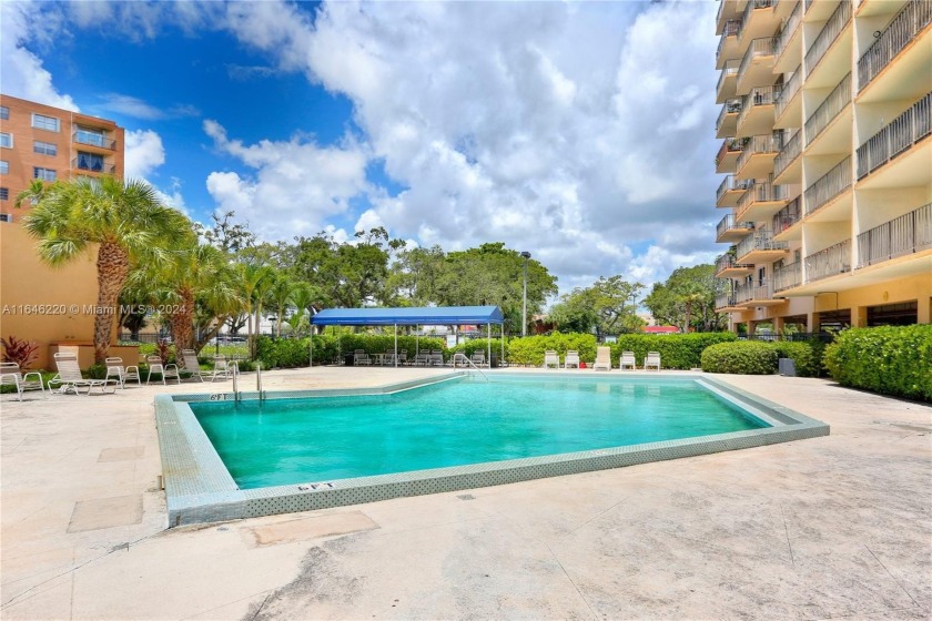 Come fall in love with this charming unit located in heart of - Beach Condo for sale in North Miami, Florida on Beachhouse.com