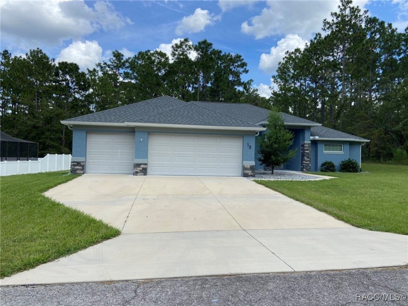 FURNITURE STAYS IF DESIRED!! Welcome to your dream home in the - Beach Home for sale in Homosassa, Florida on Beachhouse.com