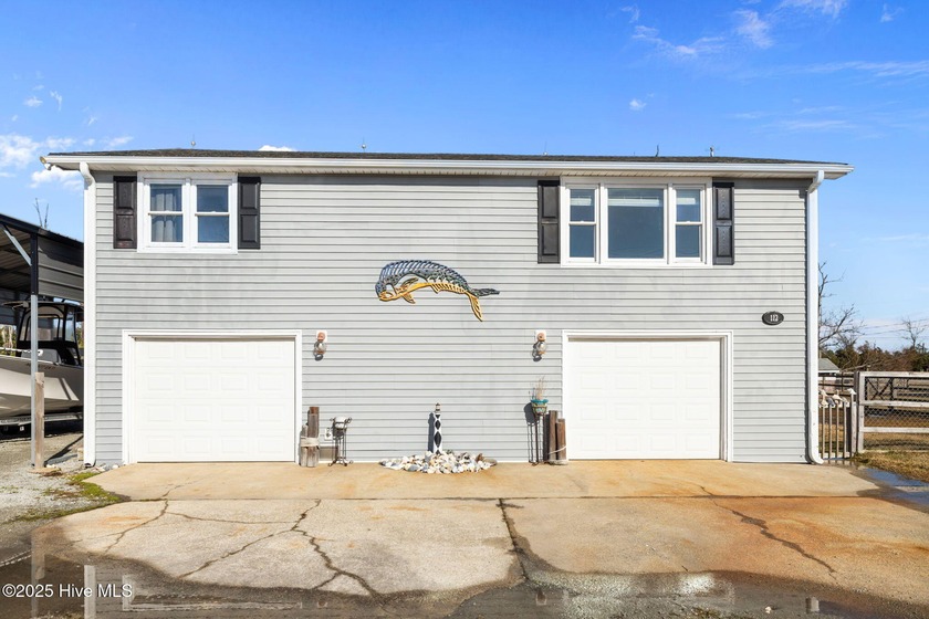 Nicely elevated home on 0.75 acre lot. Plenty of room for all of - Beach Home for sale in Davis, North Carolina on Beachhouse.com