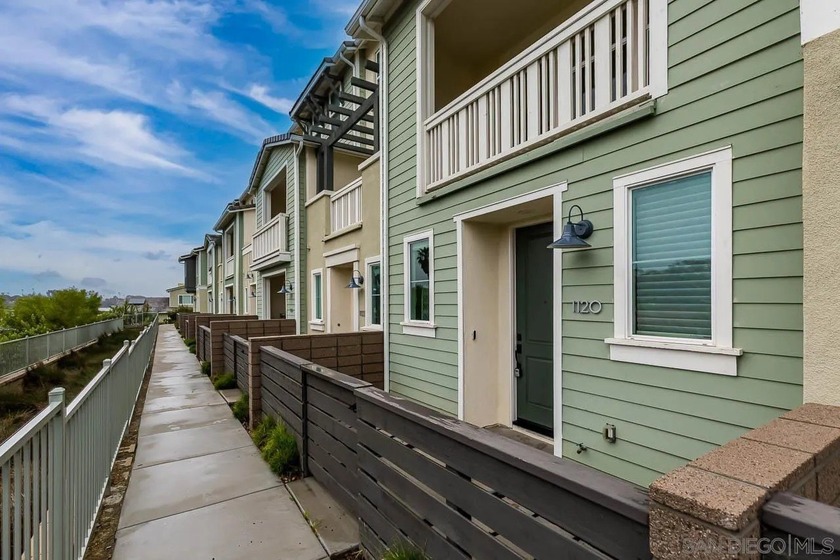 Welcome to this beach-close, west-of-the-5 townhouse in The - Beach Condo for sale in Oceanside, California on Beachhouse.com