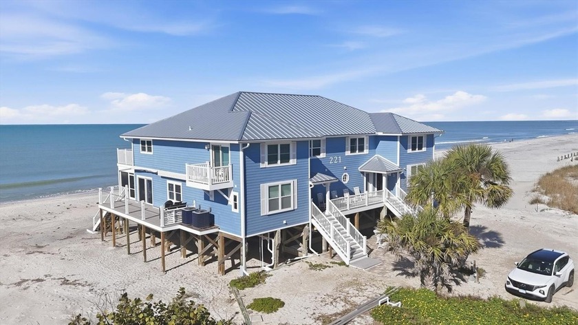 DIRECT BEACHFRONT TOWNHOME on *Palm* Island!
If you're dreaming - Beach Townhome/Townhouse for sale in Placida, Florida on Beachhouse.com