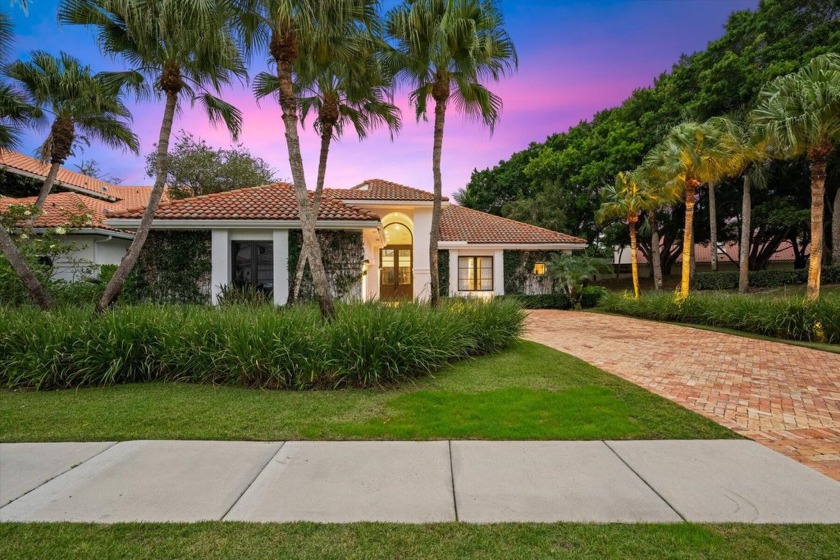 Offered fully furnished, this beautifully renovated 3-bedroom - Beach Home for sale in Wellington, Florida on Beachhouse.com