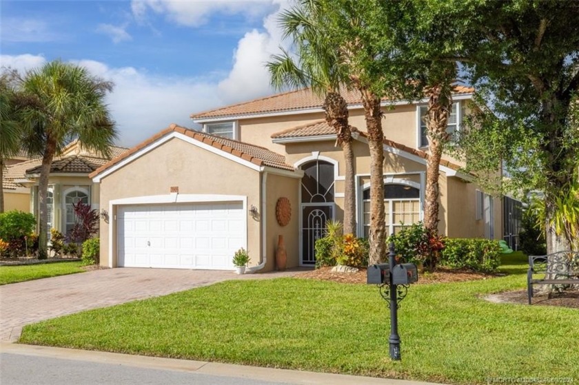 Discover Your Dream Home in Jensen Beach Country Club.  This - Beach Home for sale in Jensen Beach, Florida on Beachhouse.com