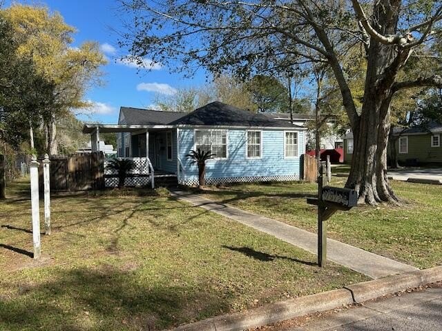 office space slash rental property for sale in Gulfport. Located - Beach Commercial for sale in Gulfport, Mississippi on Beachhouse.com