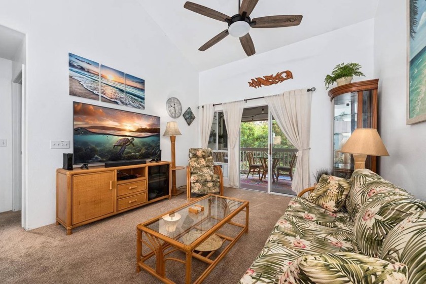 This exceptional 2-bedroom, 2-bathroom condo offers comfortable - Beach Condo for sale in Kailua Kona, Hawaii on Beachhouse.com