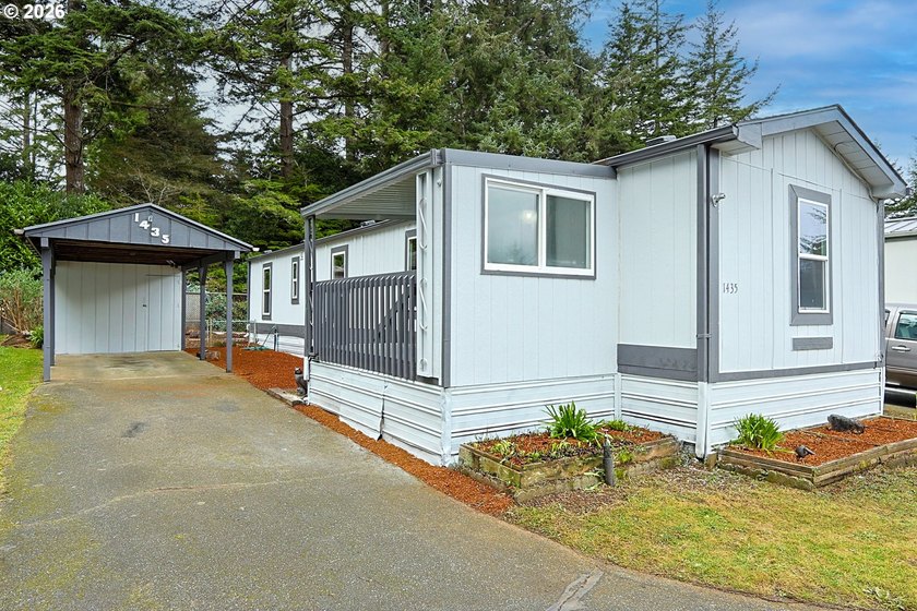 Welcome to this beautifully updated 2 bedroom, 1 bath - Beach Home for sale in Coos Bay, Oregon on Beachhouse.com