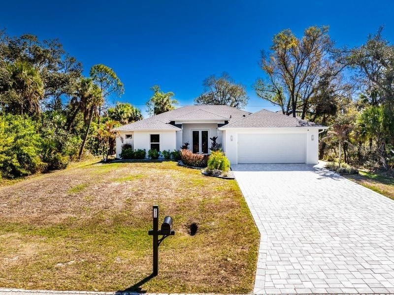 NO FLOOD INSURANCE REQUIRED! **3 bedroom, 2-bath pool home** - Beach Home for sale in Port Charlotte, Florida on Beachhouse.com