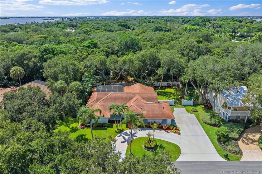 Stunning Estate Home in Desirable South Sewall's Point on a - Beach Home for sale in Sewalls Point, Florida on Beachhouse.com