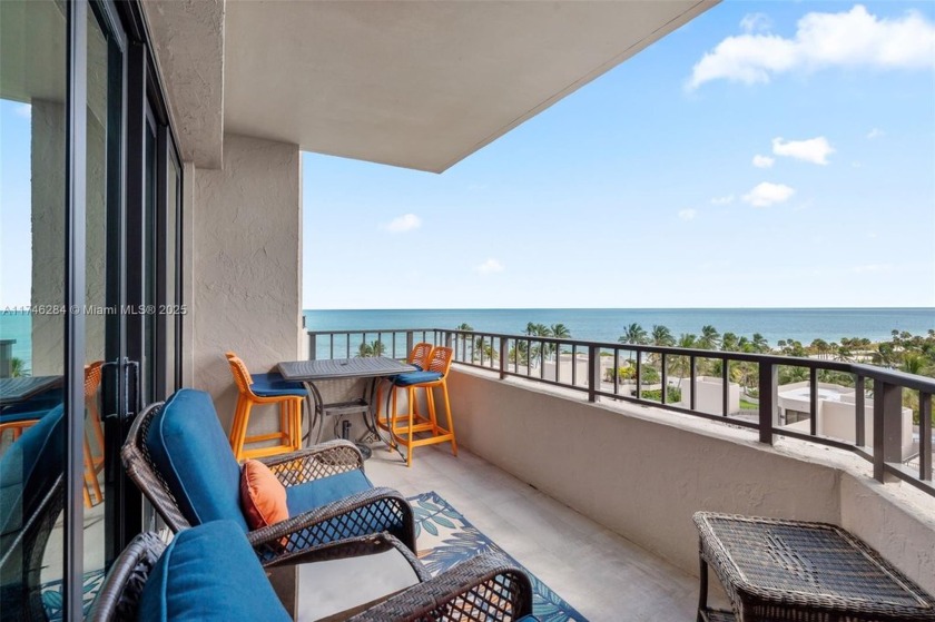 Gorgeous 2-bedroom condo in Key Colony with breathtaking ocean - Beach Condo for sale in Key Biscayne, Florida on Beachhouse.com