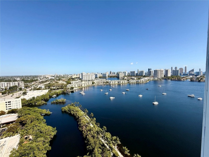 Exceptional waterfront condo with panoramic bay views and city - Beach Condo for sale in North Miami Beach, Florida on Beachhouse.com