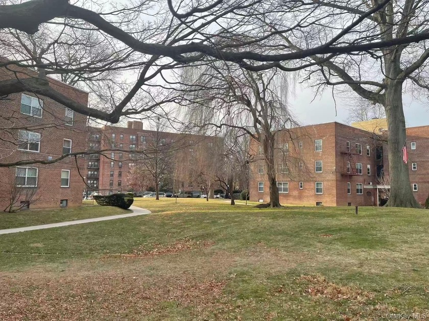 Located in a garden-style gated community in downtown Flushing - Beach Home for sale in Flushing, New York on Beachhouse.com