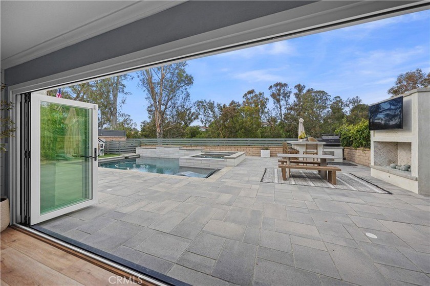 TAKE ONE LOOK AT THAT YARD, AND YOU WILL DO WHAT EVERYONE DOES - Beach Home for sale in Mission Viejo, California on Beachhouse.com