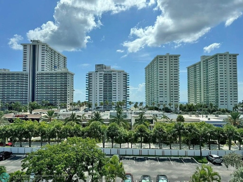 VERY RARE NE large corner unit is a blank slate and ready to - Beach Condo for sale in Fort Lauderdale, Florida on Beachhouse.com