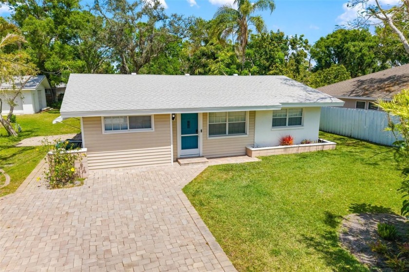 One or more photo(s) has been virtually staged. We are so - Beach Home for sale in Sarasota, Florida on Beachhouse.com
