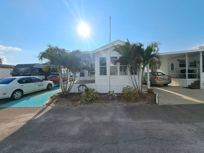 This 1996 Tropicaire Home in Rainbow Village/Largo Mobile and RV - Beach Home for sale in Largo, Florida on Beachhouse.com