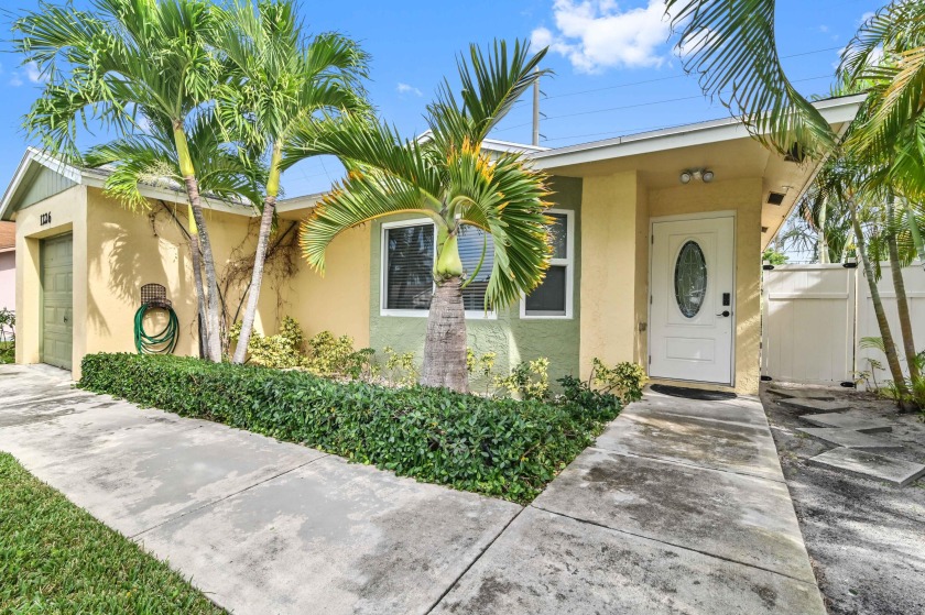 Gorgeous 3/2 located in east Boynton with access to parks, boat - Beach Home for sale in Boynton Beach, Florida on Beachhouse.com