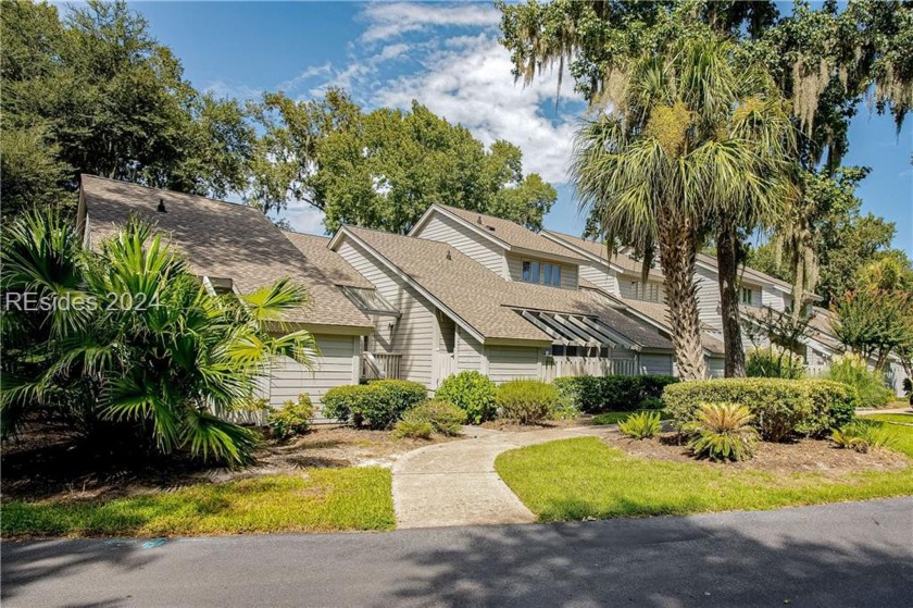 Enjoy the serenity and spectacular golf views from the deck of - Beach Home for sale in Hilton Head Island, South Carolina on Beachhouse.com