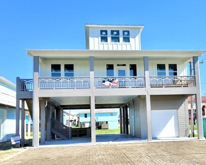 Amazing 4-3-1 new construction by Easton Homes, known for - Beach Home for sale in Crystal Beach, Texas on Beachhouse.com