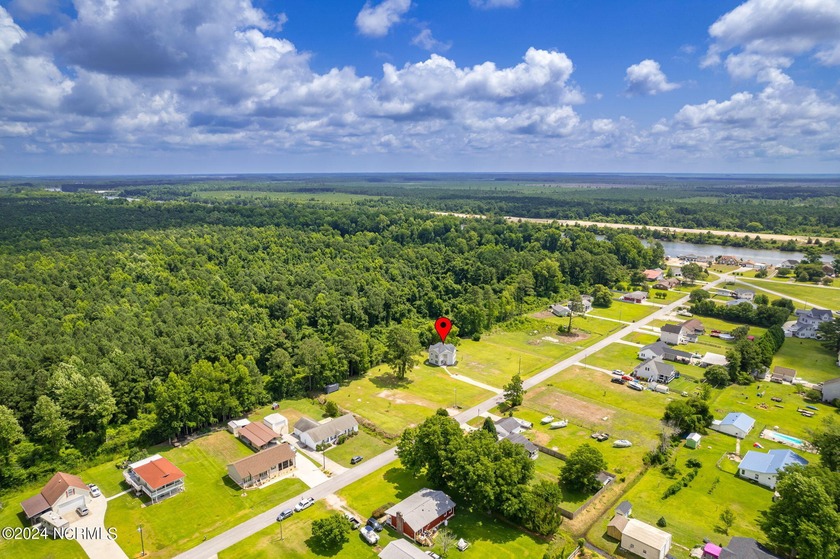 Great opportunity to own in Sea Gate on 4 lots, totaling 1.47 - Beach Home for sale in Newport, North Carolina on Beachhouse.com