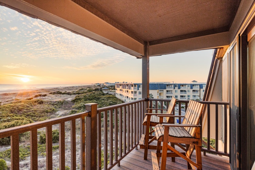 OCEAN FRONT UNIT WITH GREAT OCEAN - Beach Vacation Rentals in Atlantic Beach, North Carolina on Beachhouse.com